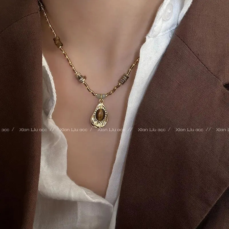 Vintage Brown Natural Stone Pendant Necklace for Women Fashion Geometric Long Leather Rope Necklace Sweater Chain Jewelry Gifts
